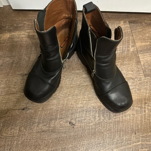 Harley Davidson black  Leather Ankle Boots- size 7.5 US- style 82016 - Picture 4 of 7